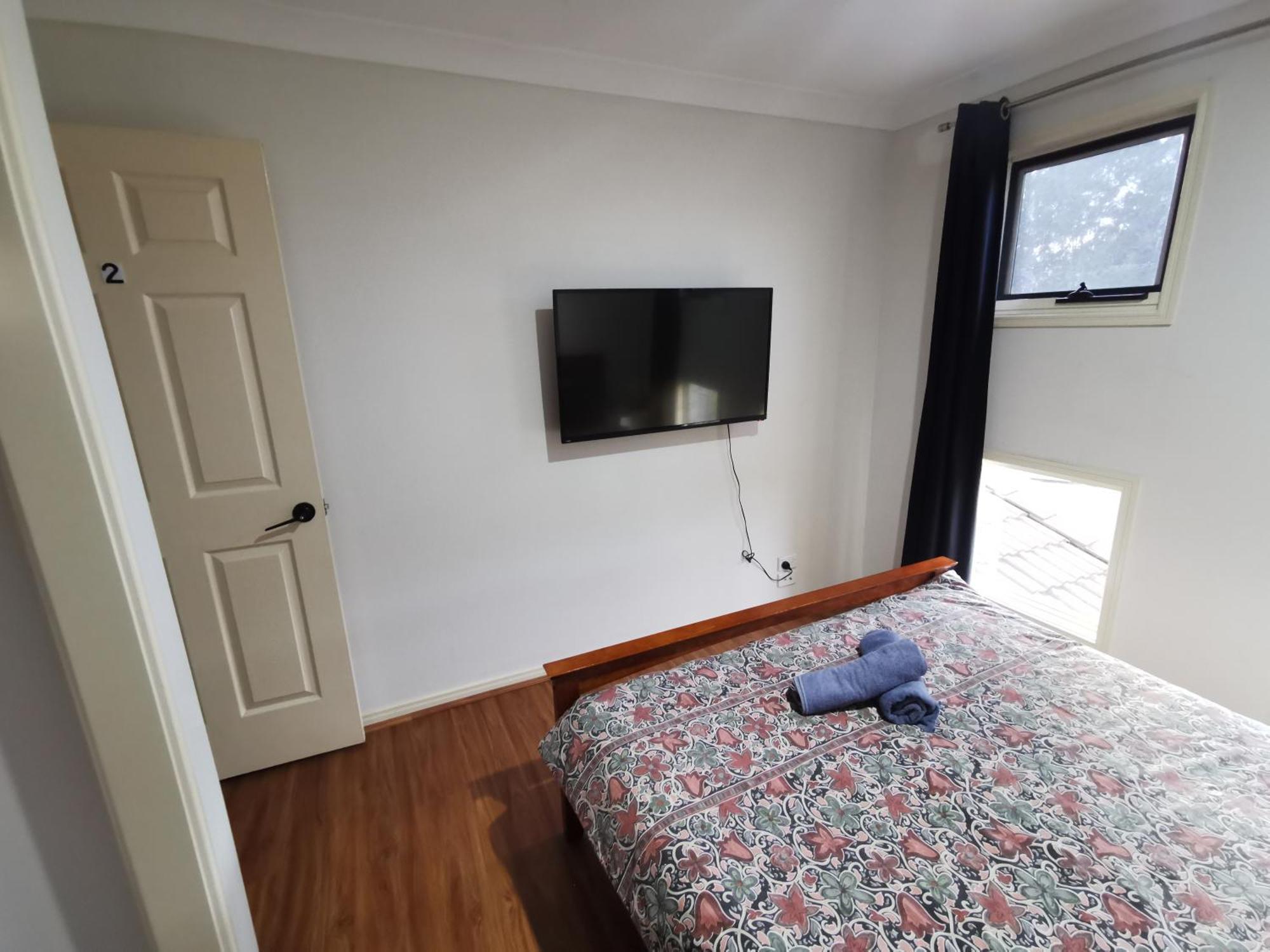 Shared House With Other Guests Near Shopping Center And Theme Parks Apartment Гоулд Коуст Екстериор снимка