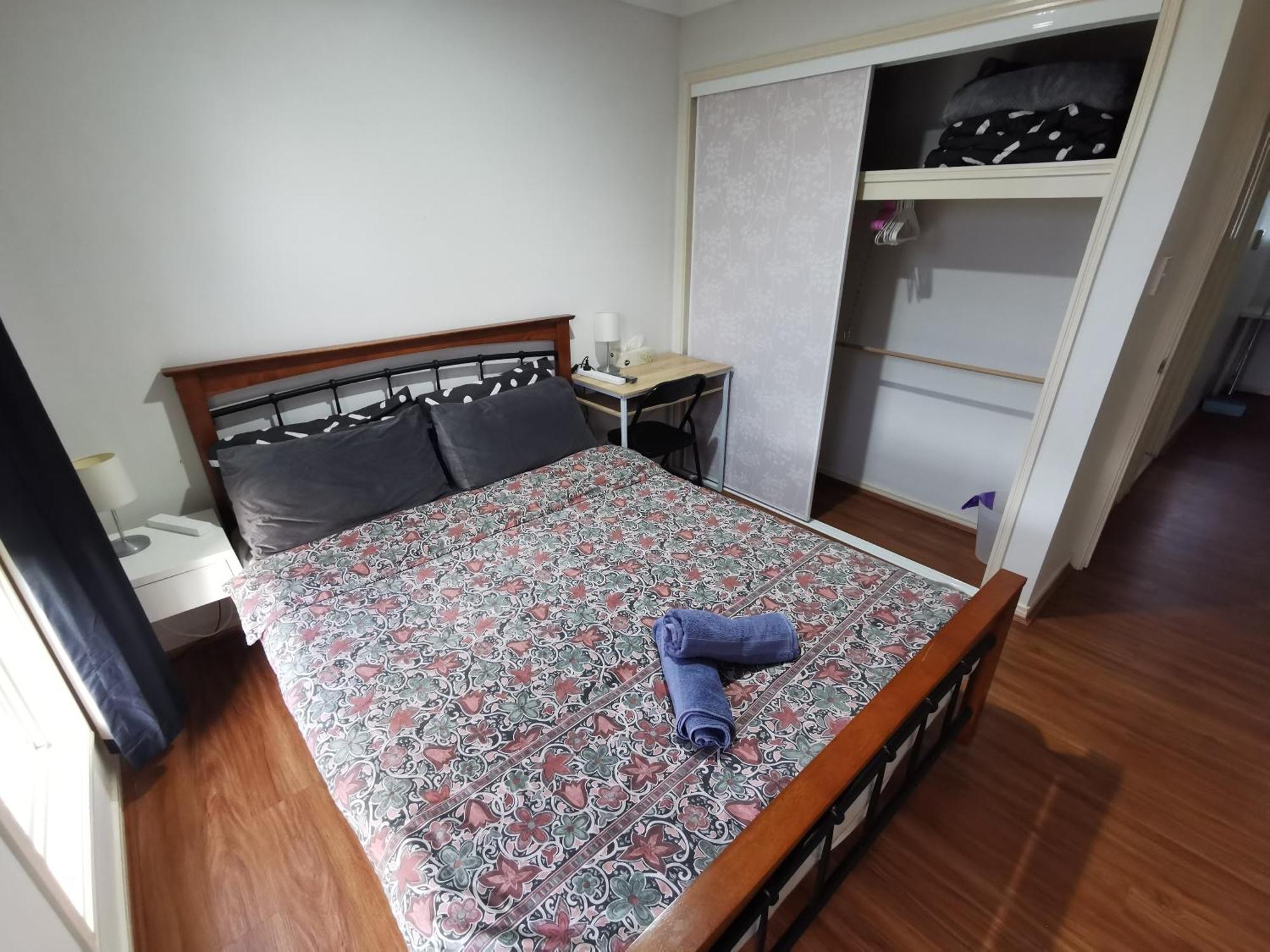 Shared House With Other Guests Near Shopping Center And Theme Parks Apartment Гоулд Коуст Екстериор снимка