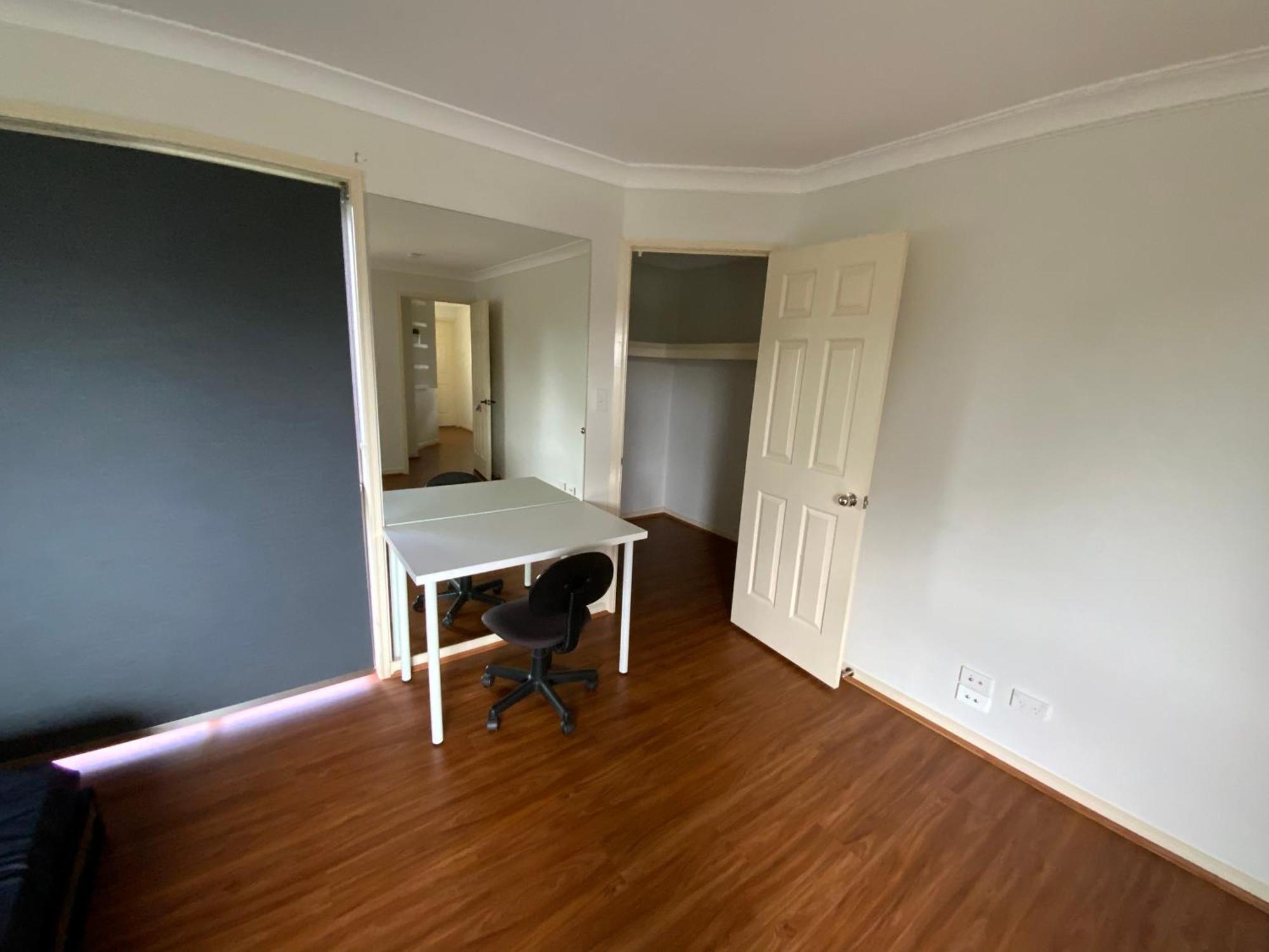 Shared House With Other Guests Near Shopping Center And Theme Parks Apartment Гоулд Коуст Стая снимка