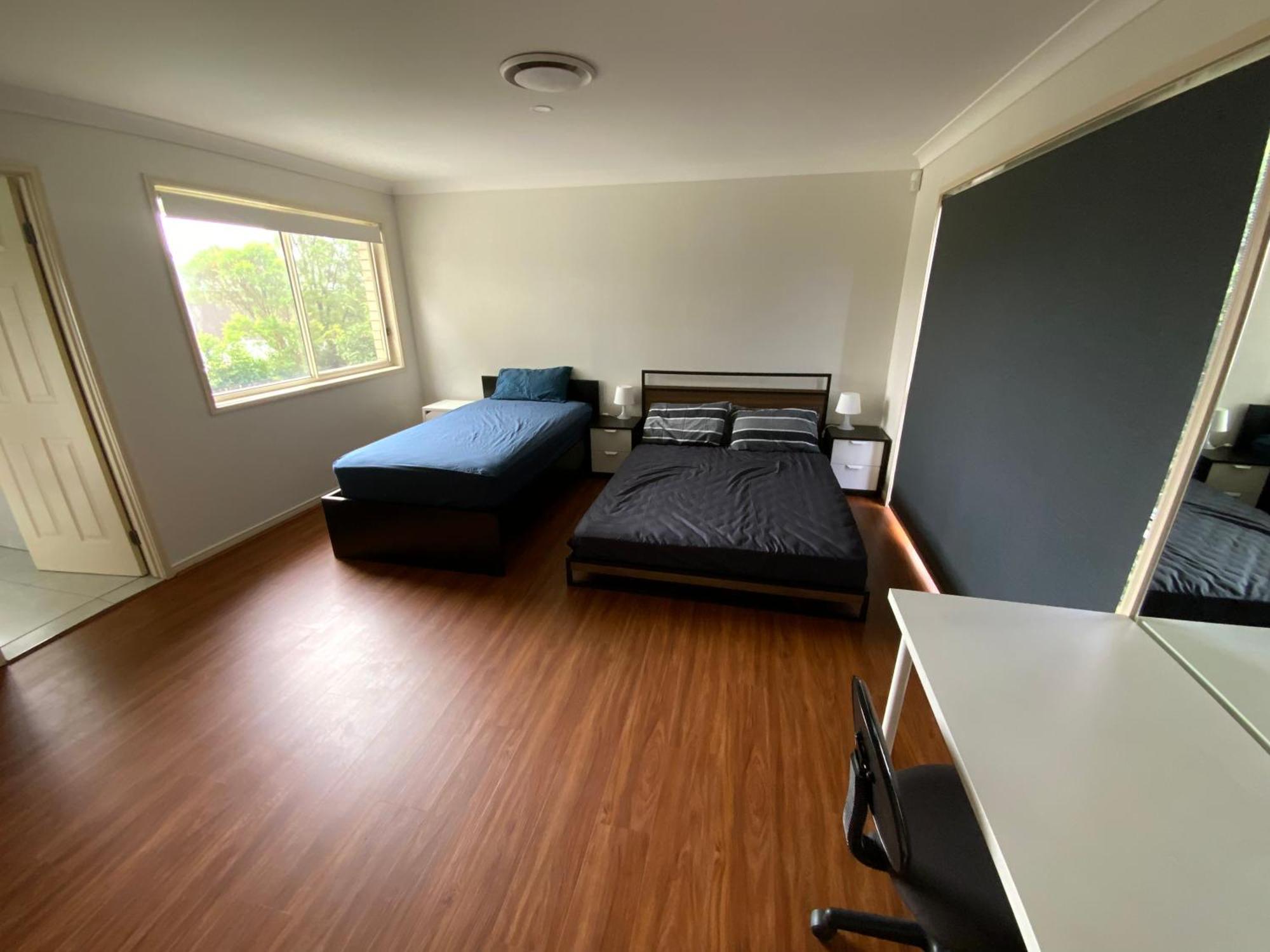 Shared House With Other Guests Near Shopping Center And Theme Parks Apartment Гоулд Коуст Стая снимка